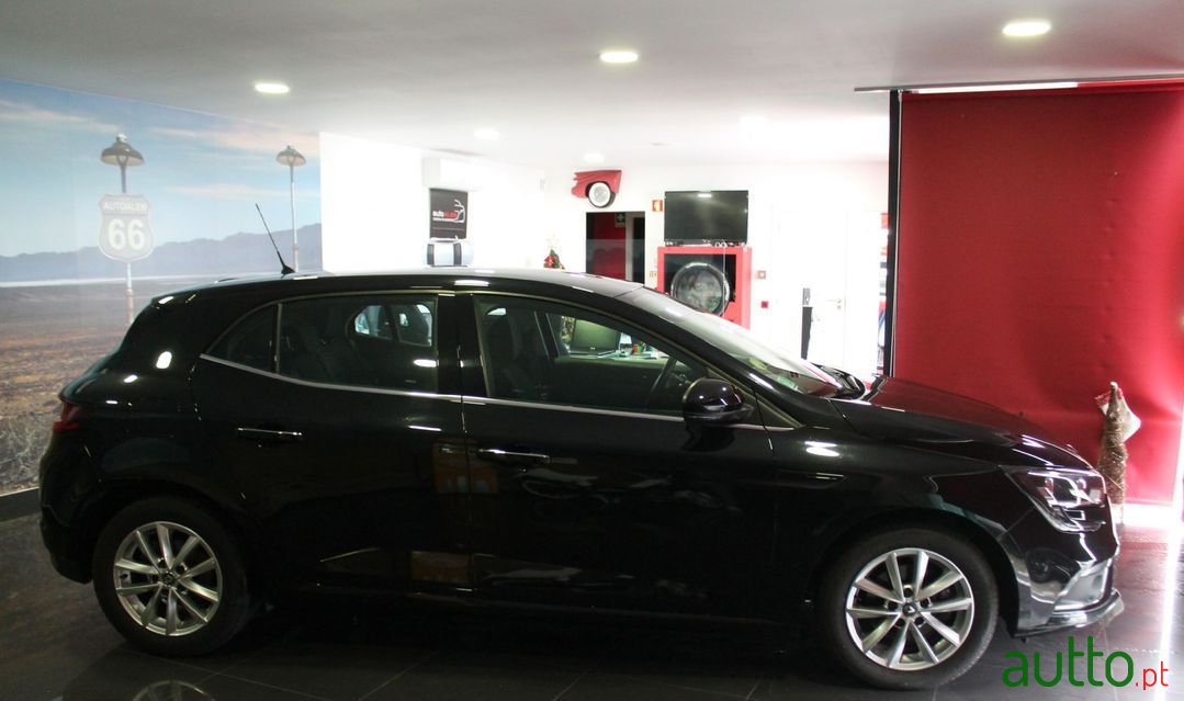 2015' Renault Megane photo #5