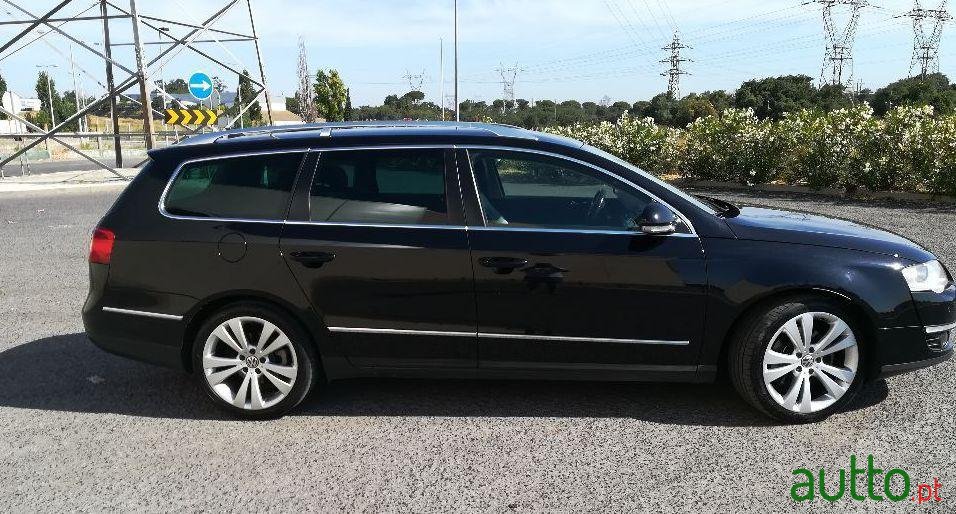 2007' Volkswagen Passat Variant photo #1