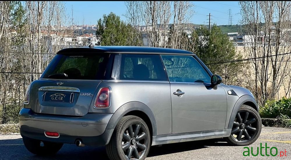 2010' MINI Cooper D photo #4