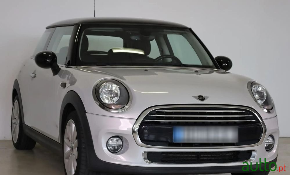 2018' MINI Cooper D 3 Portas photo #1