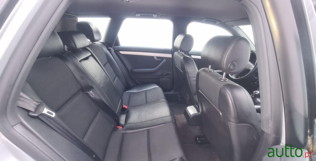 2002' Audi A4 Avant photo #6