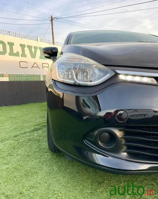 2015' Renault Clio photo #5