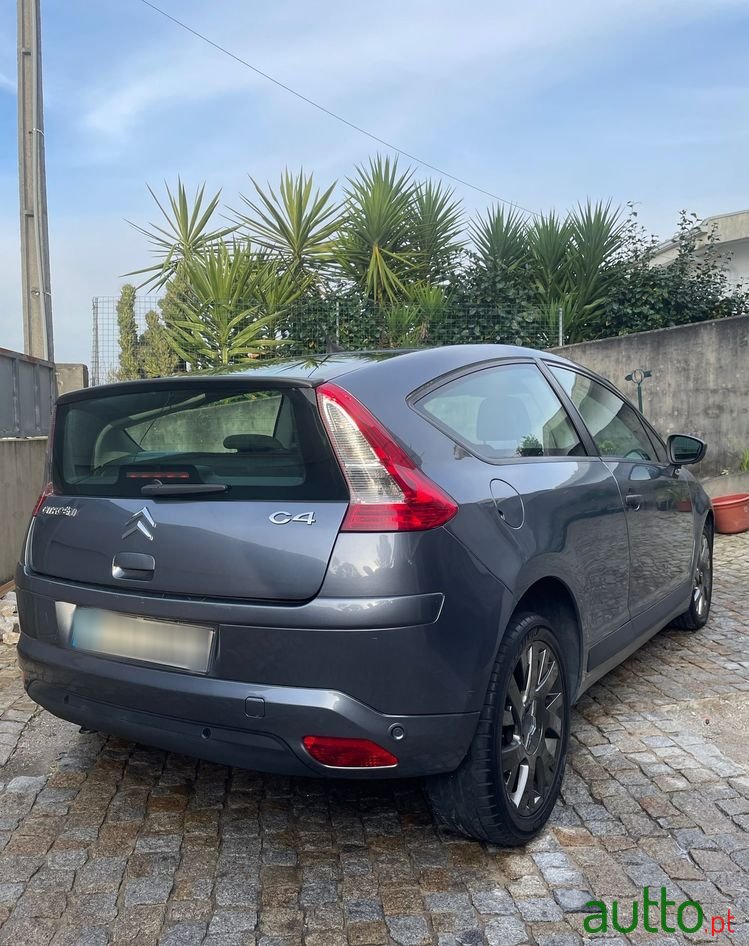 2010' Citroen C4 photo #3
