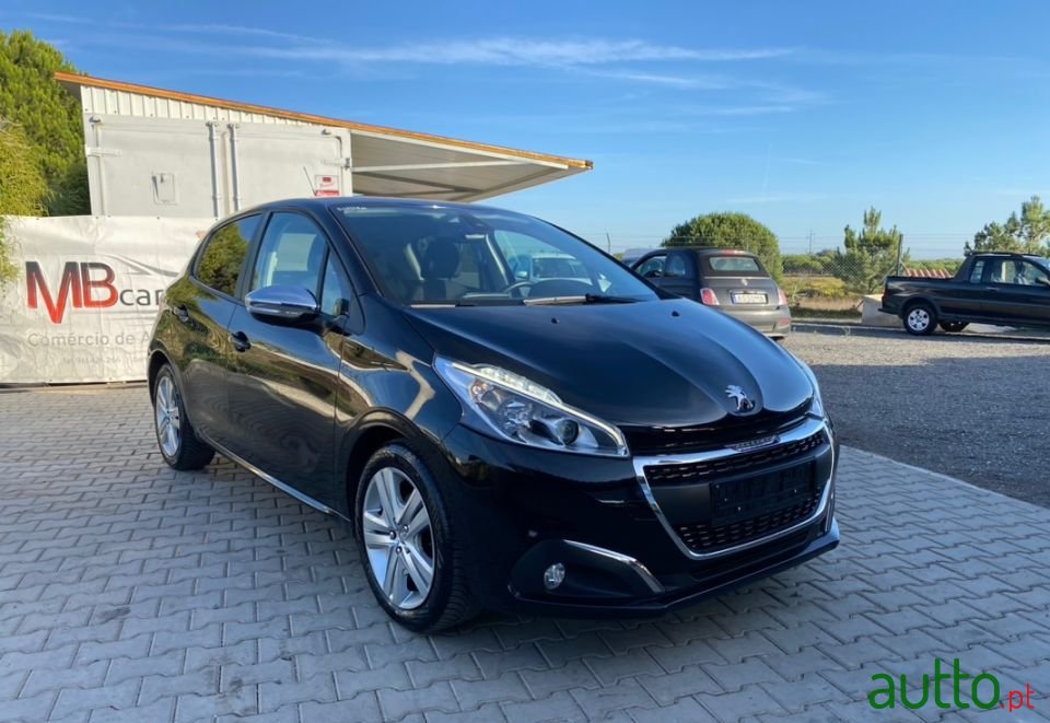 2019' Peugeot 208 photo #3