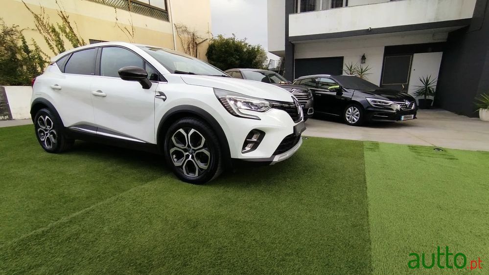 2021' Renault Captur photo #4