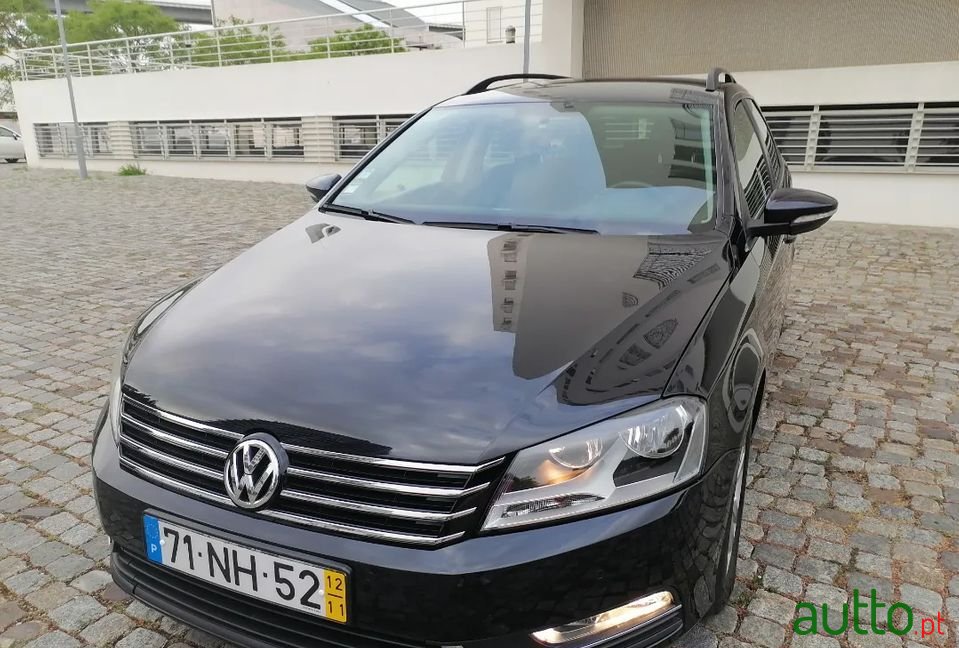 2012' Volkswagen Passat Variant photo #1