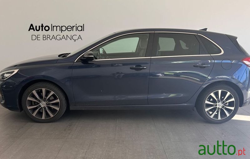 2017' Hyundai i30 photo #2