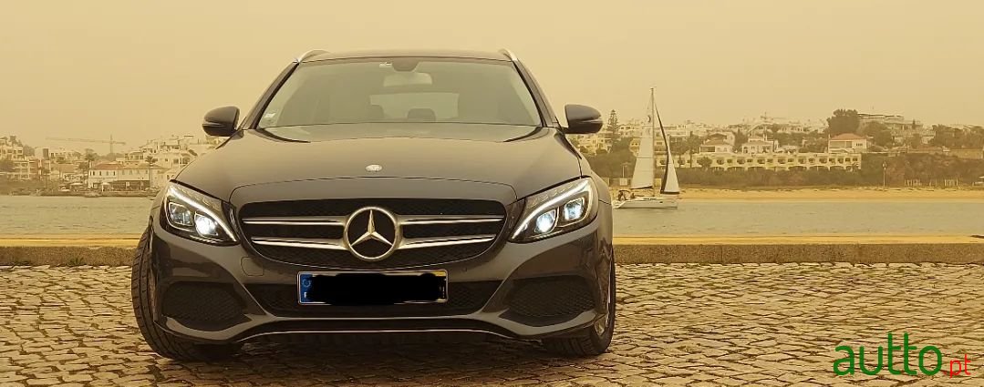 2015' Mercedes-Benz C-200 photo #3