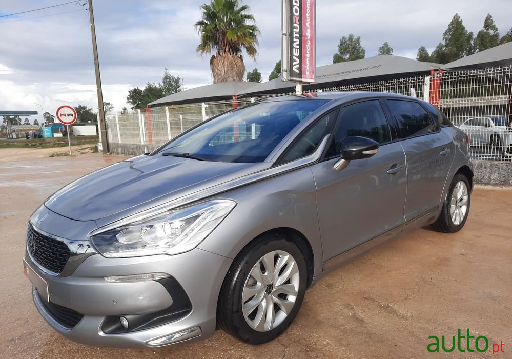 2018' DS Automobiles Ds5 photo #1