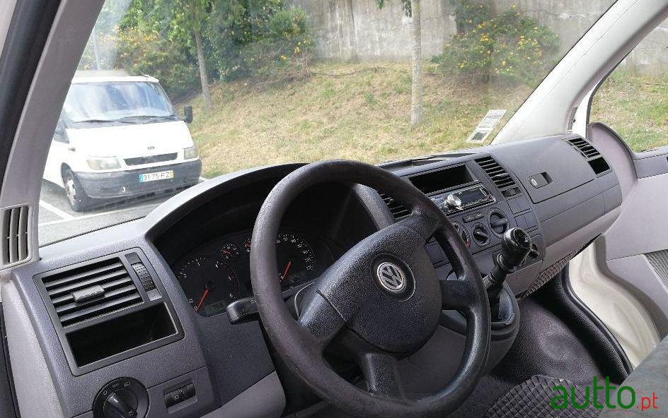2008' Volkswagen Transporter T5 photo #2