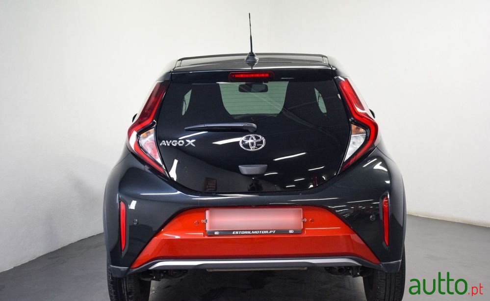 2022' Toyota Aygo X 1.0 Envy photo #4