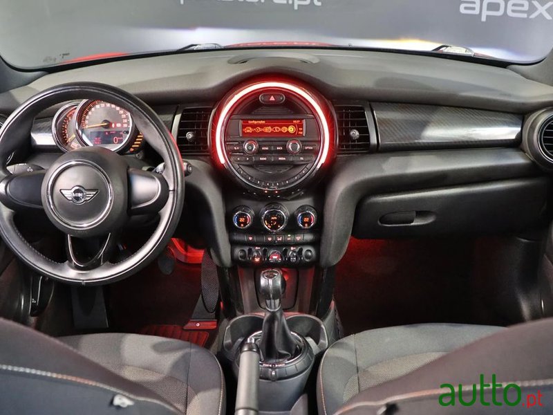2014' MINI Cooper 3 Portas photo #4