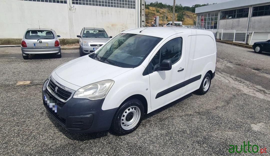 2017' Peugeot Partner photo #1