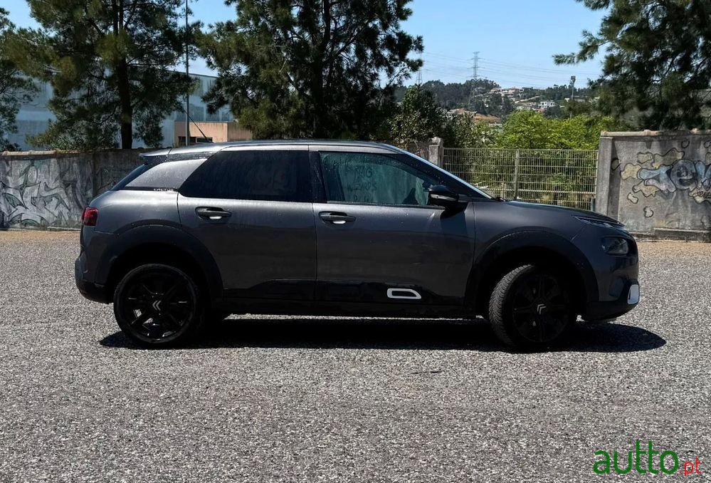 2018' Citroen C4 Cactus 1.2 Puretech Shine Eat6 photo #2