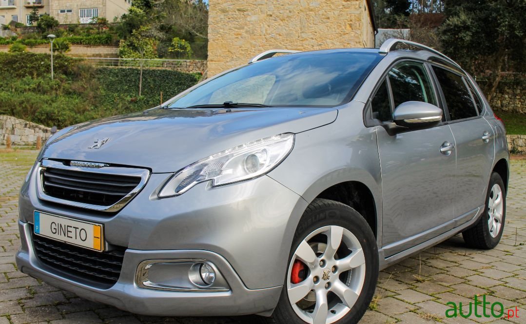 2013' Peugeot 2008 photo #1