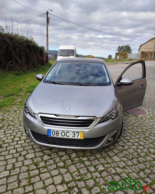 2013' Peugeot 308 photo #1