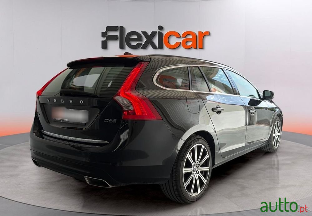 2017' Volvo V60 photo #6