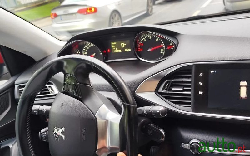 2018' Peugeot 308 photo #5