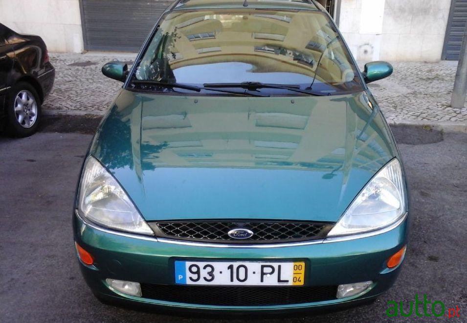 2000' Ford Focus Sw photo #2