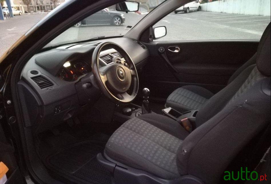 2007' Renault Megane photo #3
