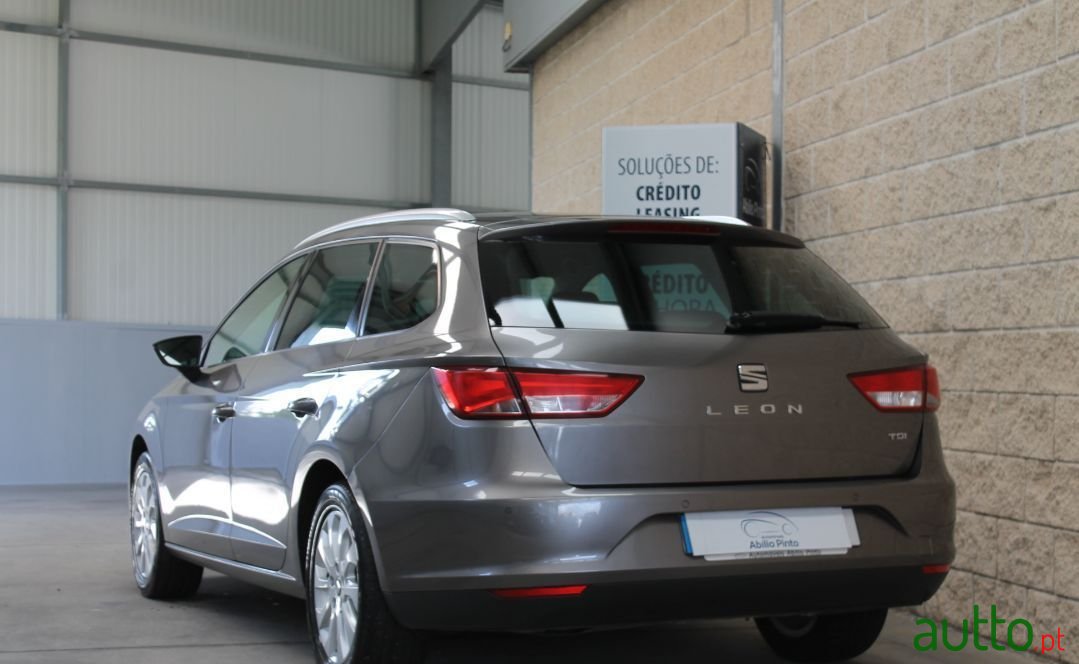 2015' SEAT Leon St photo #3