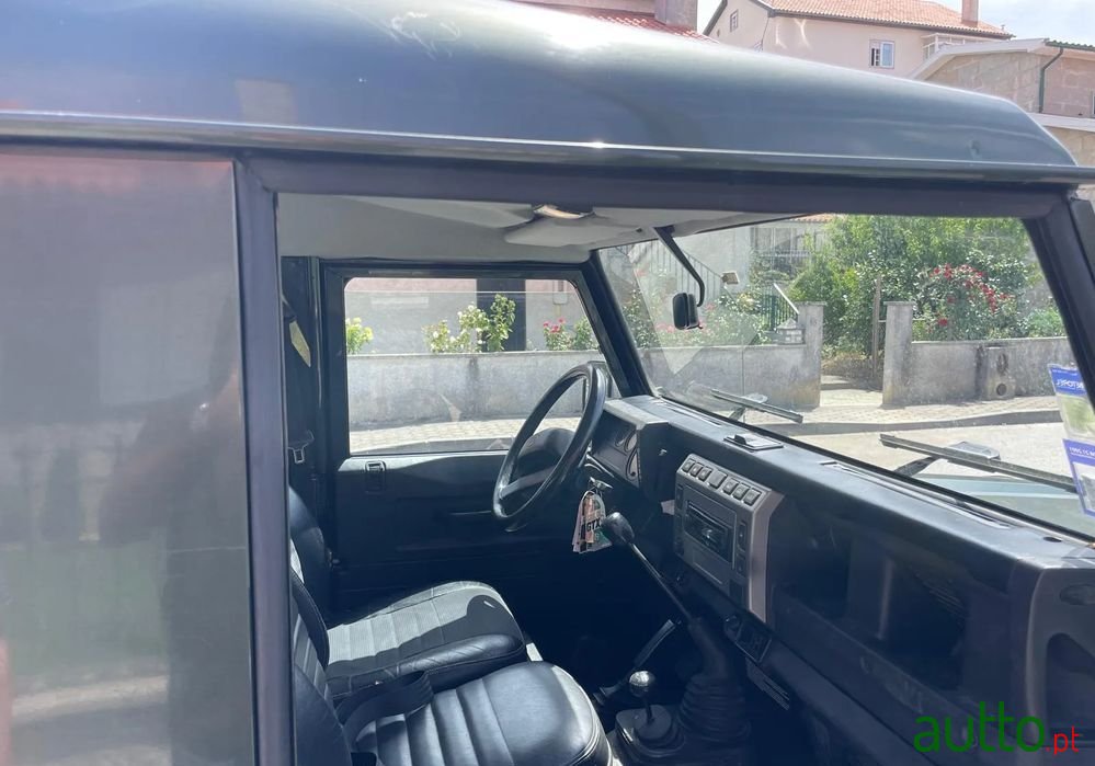 2005' Land Rover Defender 90 Sw 2.5 Td5 Se photo #3