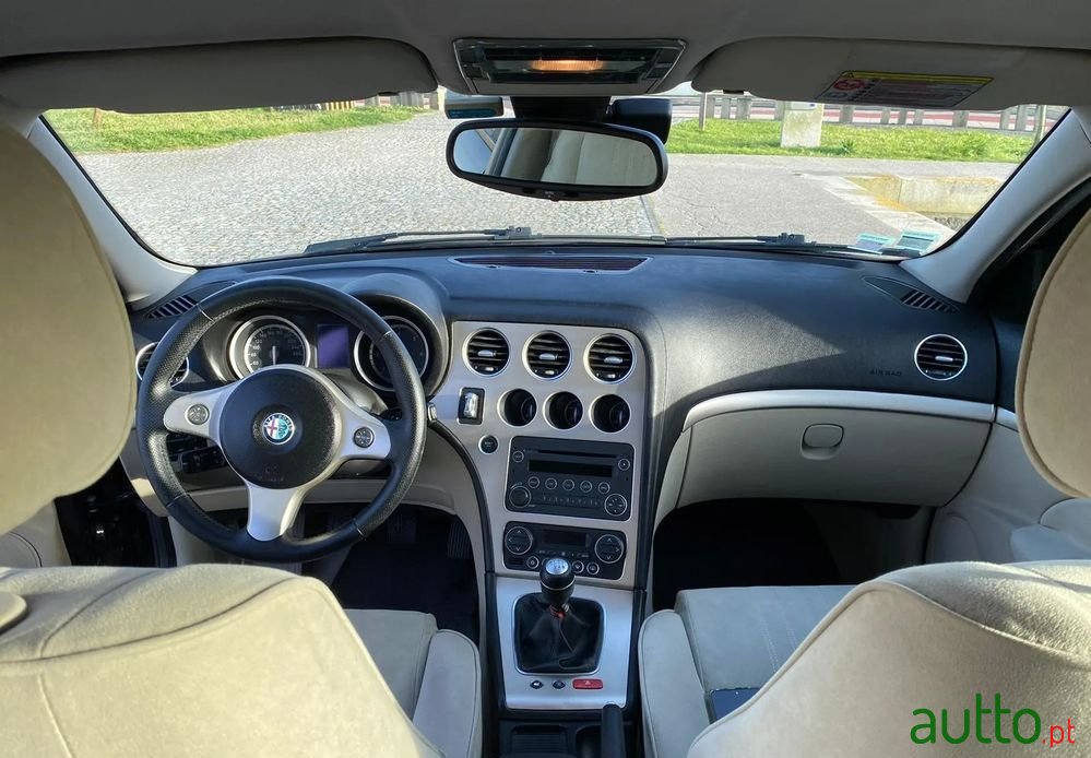 2008' Alfa Romeo 159 Sportwagon photo #6