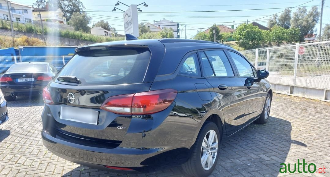 2018' Opel Astra Sports Tourer photo #5