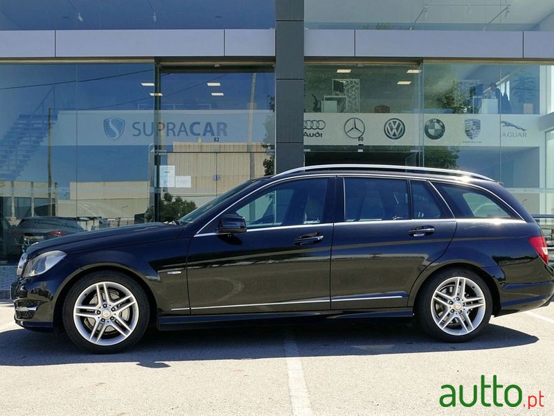 2011' Mercedes-Benz Classe C photo #6
