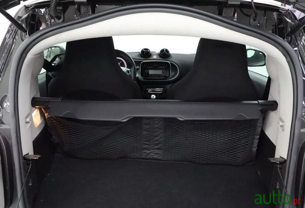 2019' Smart Fortwo 1.0 Passion 71 photo #4