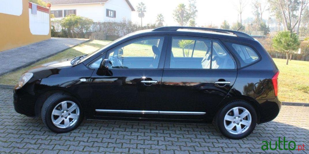 2009' Kia Carens Cdri photo #2