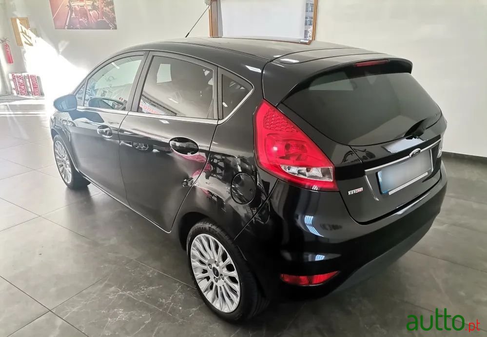 2011' Ford Fiesta photo #6