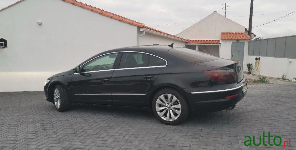 2008' Volkswagen Passat photo #3
