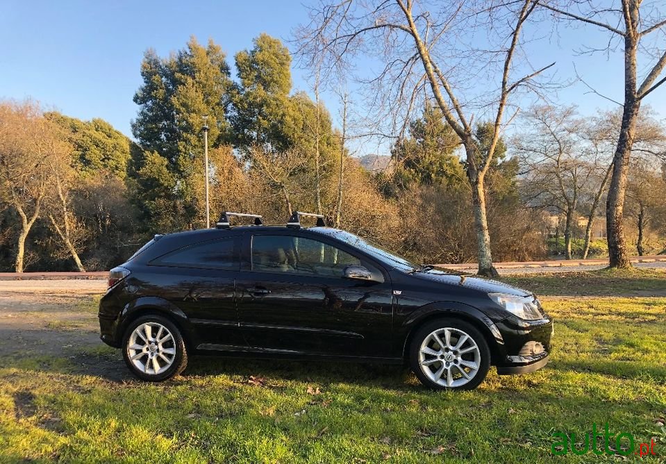 2007' Opel Astra Gtc photo #3