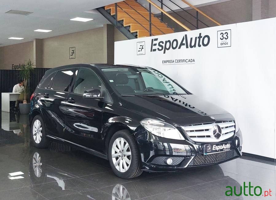 2014' Mercedes-Benz B-180 photo #1