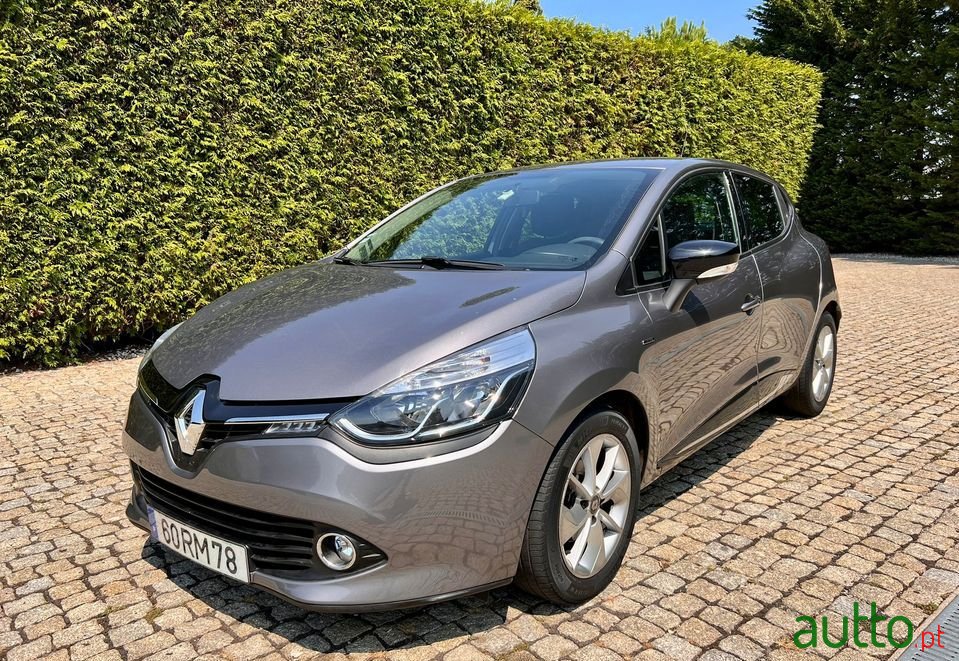 2016' Renault Clio photo #1