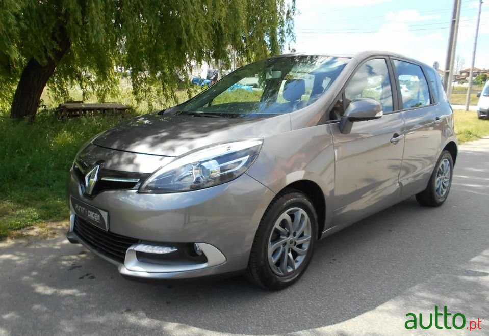 2016' Renault Scenic photo #1