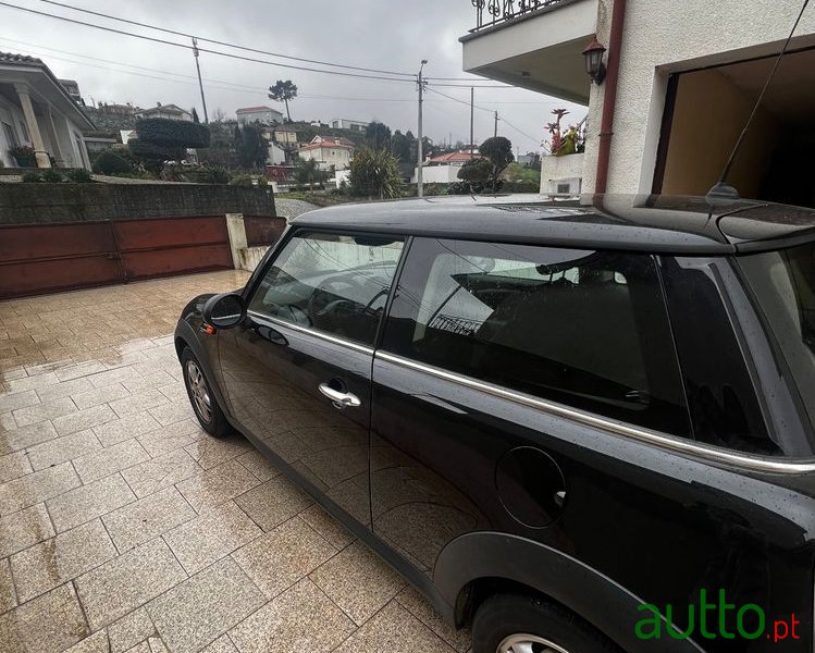 2012' MINI One 3 Portas photo #2