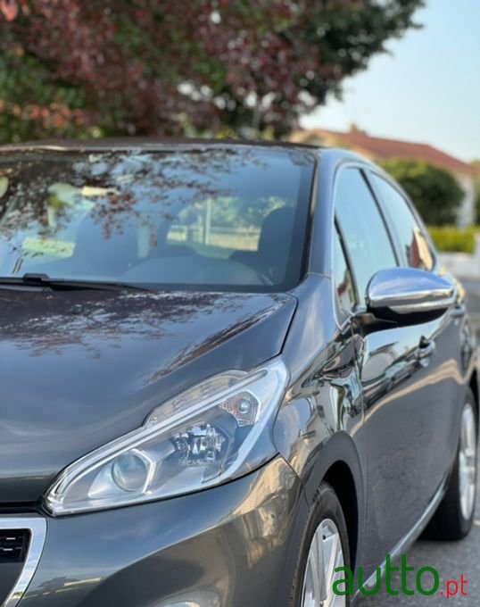 2016' Peugeot 208 photo #3