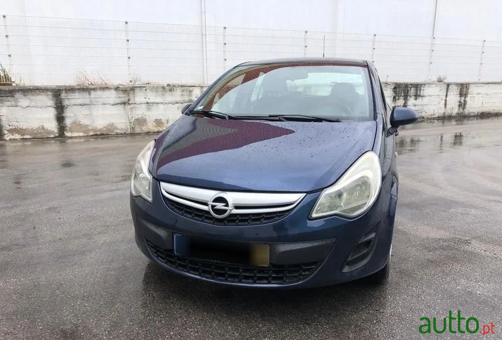 2012' Opel Corsa photo #2