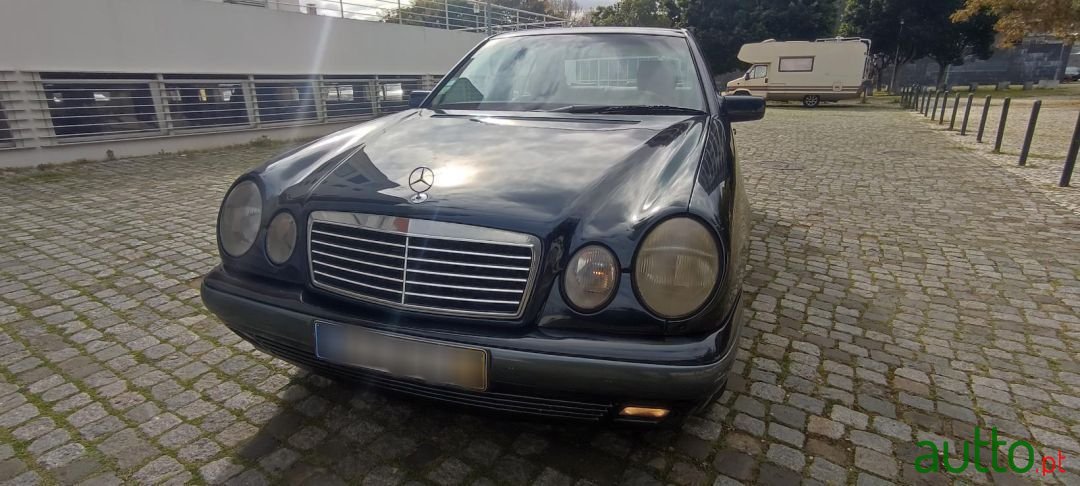 1998' Mercedes-Benz E-250 photo #3