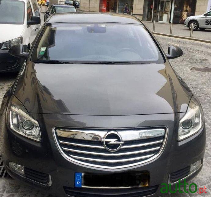 2011' Opel Insignia photo #3