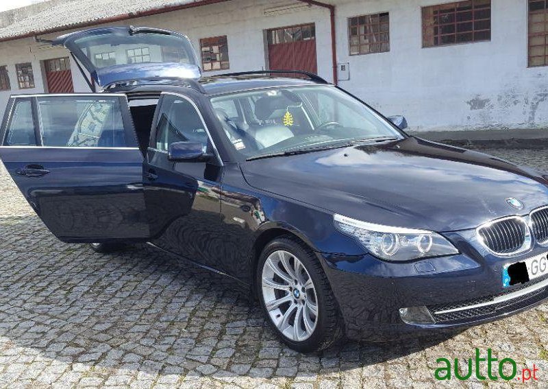 2008' BMW 520 Da Touring photo #2