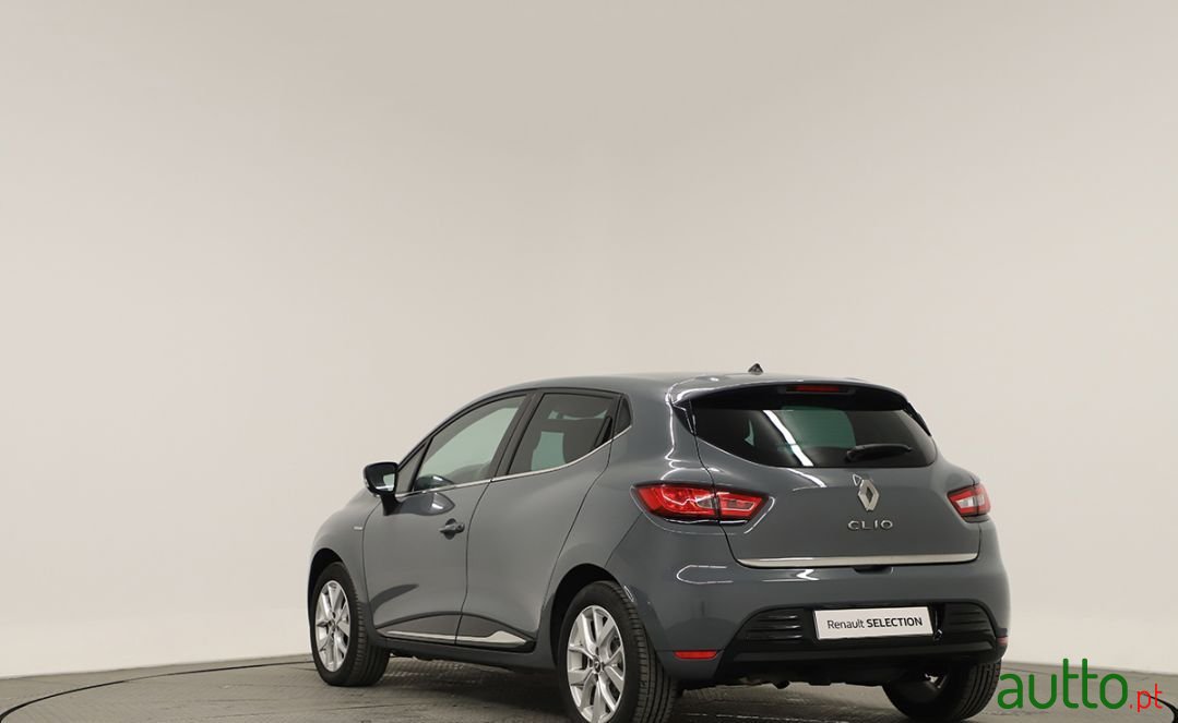 2019' Renault Clio photo #5