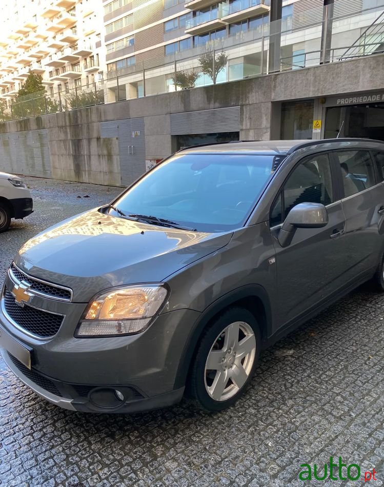 2011' Chevrolet Orlando 2.0 Vcdi Ltz photo #2