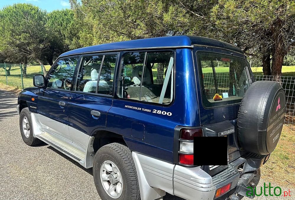 1999' Mitsubishi Pajero photo #4