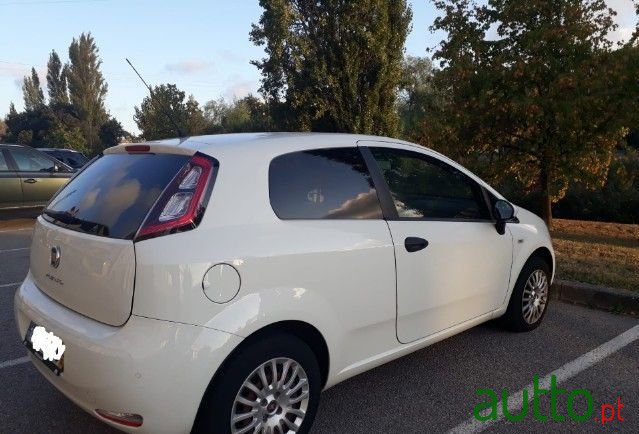 2014' Fiat Punto photo #3