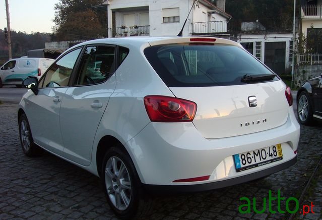2011' SEAT Ibiza photo #5