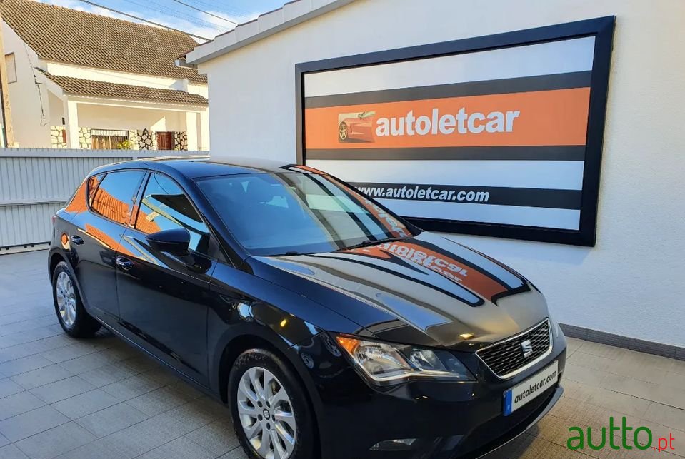 2013' SEAT Leon photo #1