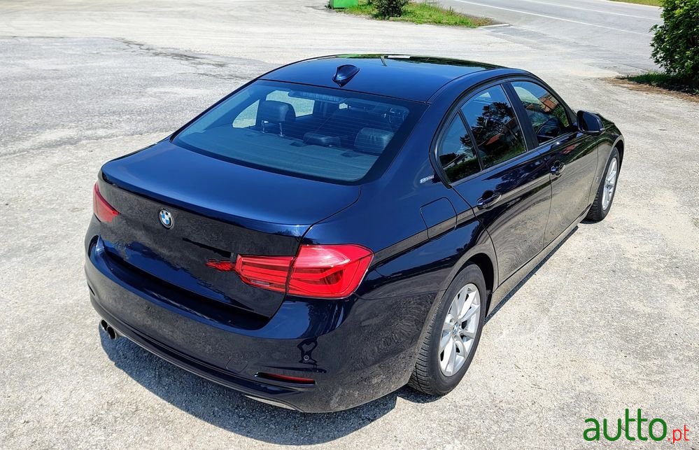 2017' BMW 330 E Iperformance photo #5